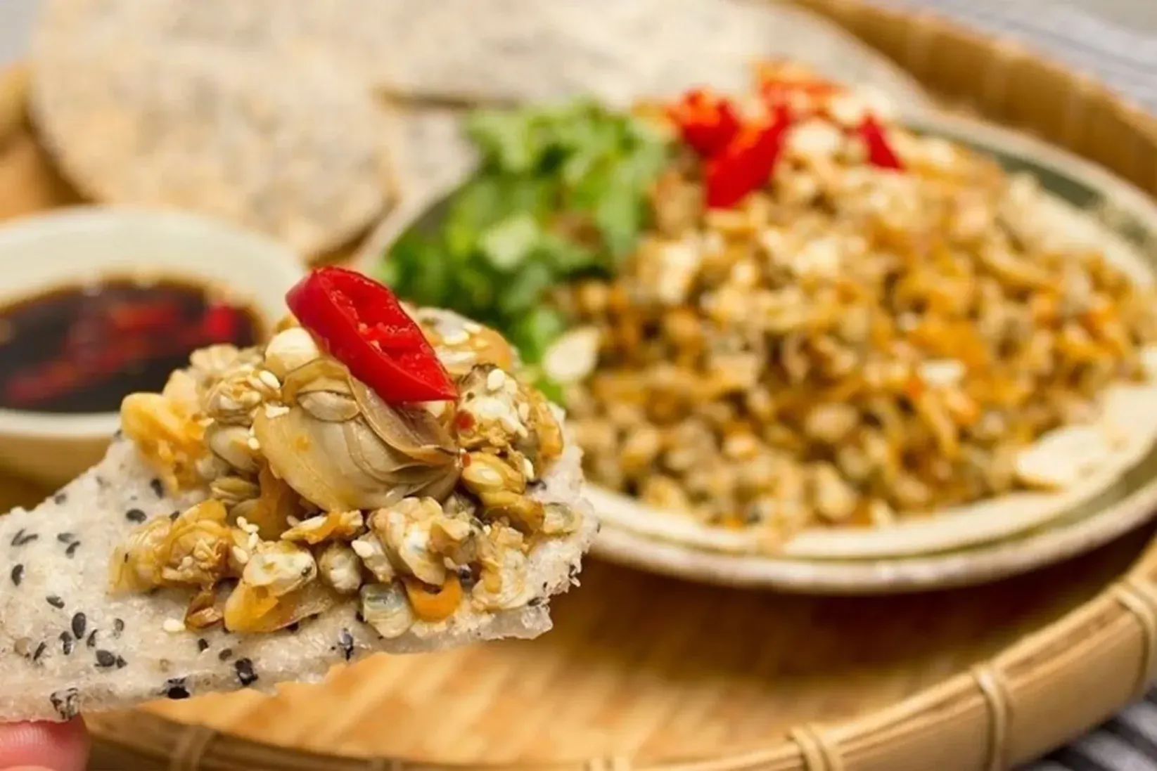 Sauteed Baby Clams with Rice Cracker