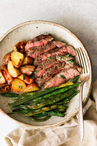 Bbq Steak Tips with Roasted Potatoes and Green Beans