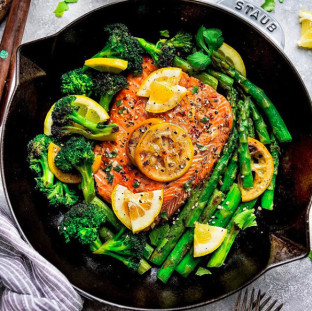 Salmon Puttanesca with Asparagus and Broccoli