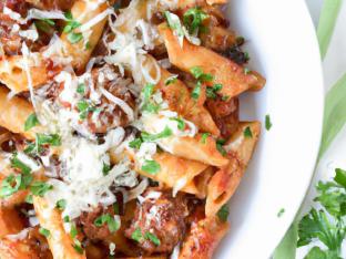 Penne Pasta with Marinara Sauce and Ricotta Meatballs [21 oz]