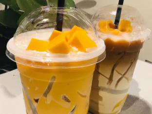 Lychee Thai Tea with Mango Jelly [Half Sweet]