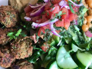 Organic Greens Falafel Bowl with Eons Salad & Hummus Spread