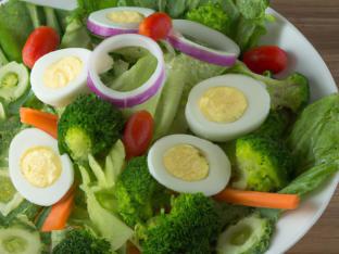 Green Salad With Hard Boiled Eggs and Ranch Dressing Green Salad With Hard Boiled Eggs and Ranch Dressing