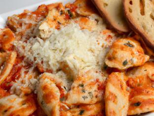 3 Cheese Ravioli with Chicken and Classic Marinara Sauce [18 oz]