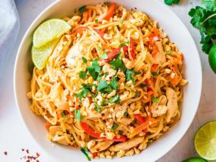 Chicken Pad Thai [21 oz]