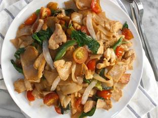 Chicken Pad Khee Mao [21 oz]
