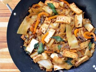 Tofu Pad Khee Mao [16 oz]