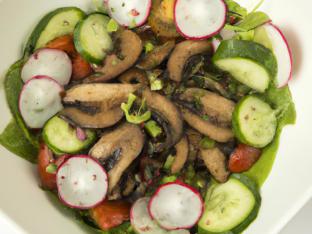 Garden Salad with Grilled Mushroom [16 oz]