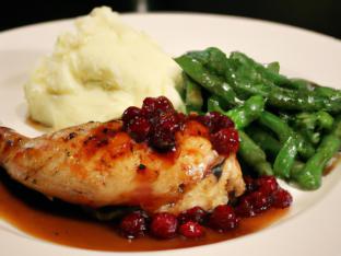 Cranberry Glazed Grilled Chicken with Mashed Potatoes and Green Beans Cranberry Glazed Grilled Chicken with Mashed Potatoes and Green Beans