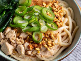 Damn Damn Noodles with Chicken Damn Damn Noodles with Chicken