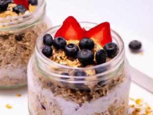 Steel Cut Organic Oatmeal with Fresh Berries & Granola