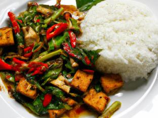 Saute Holy Basil with Fried Tofu [21 oz]
