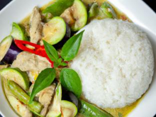 Green Curry with Chicken [16 oz]