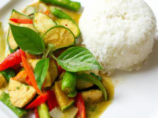 Green Curry with Fried Tofu [16 oz]