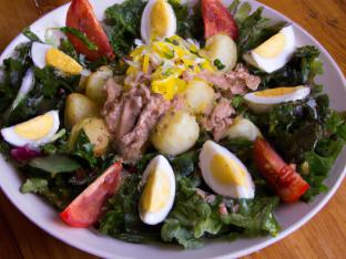 Entree Nicoise Salad with Thousand Island Dressing Entree Nicoise Salad with Thousand Island Dressing