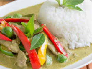 Pork Green Curry with Rice Pork Green Curry with Rice