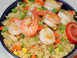 Prawns with Scrambled Eggs and Vegetable Fried Rice Prawns with Scrambled Eggs and Vegetable Fried Rice