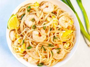 Prawns with Scrambled Eggs and Vegetable Chow Mein Prawns with Scrambled Eggs and Vegetable Chow Mein