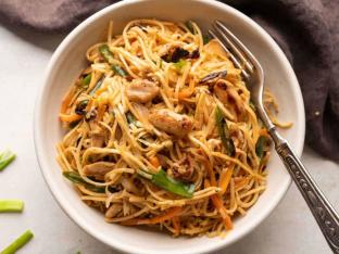 Assorted Vegetable Chicken with Vegetable Chow Mein Assorted Vegetable Chicken with Vegetable Chow Mein