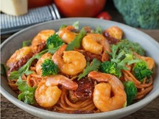 Shrimp Pasta Primavera with Red Sauce Shrimp Pasta Primavera with Red Sauce