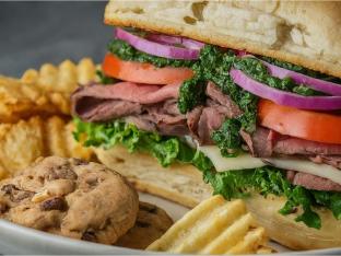 Chimichurri Roasted Beef Sandwich with Chips [16oz]
