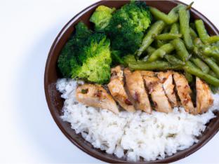 Grilled Chicken with Broccoli over White Rice and Sauteed String Beans Grilled Chicken with Broccoli over White Rice and Sauteed String Beans