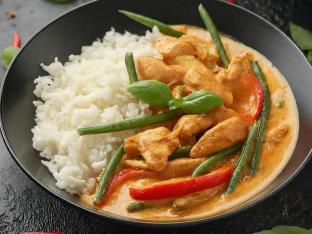 Panang Curry with Chicken Boxed Lunch [16oz]