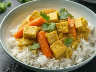 Vegan Yellow Curry with Tofu Boxed Lunch [21oz]