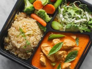 Rattanakosin Red Curry Chicken Fried Rice [18 oz]