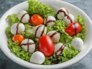 Caprese Salad Caprese Salad