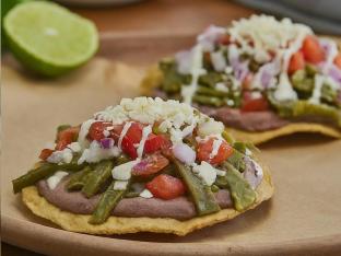 Tostadas de Nopales Tostadas de Nopales