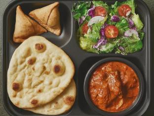 Lamb | Salad | Plain Naan and Samosa