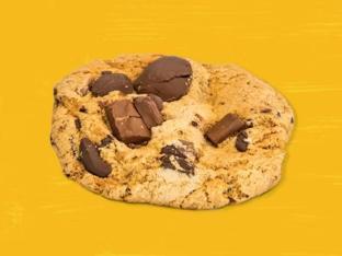 Sandy's Amazing Chocolate Chunk Cookie Sandy's Amazing Chocolate Chunk Cookie