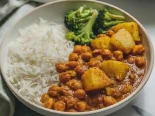 Curried Channa and Aloo Box [Large]