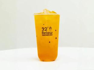 100% Passion Fruit Jasmine Tea with Strawberry Popping Boba