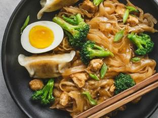 Chicken See-U with Vegetable Gyoza