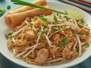 Chicken Pad Thai with Vegetable Egg Roll