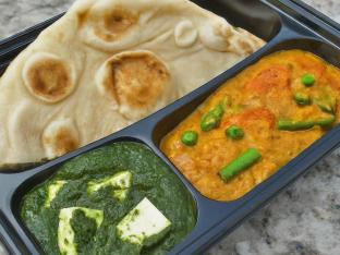 Saag/Palak Paneer with Naan and Veggie Korma Saag/Palak Paneer with Naan and Veggie Korma