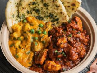 Chicken Vindaloo with Naan and Veggie Korma Chicken Vindaloo with Naan and Veggie Korma