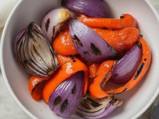 Grilled red onions and bell peppers Grilled red onions and bell peppers