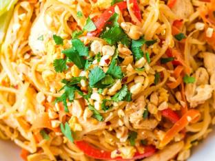 Chicken Pad Thai Chicken Pad Thai