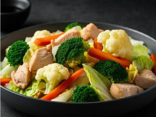 Vegetable Delight Stir-Fry with Chicken Vegetable Delight Stir-Fry with Chicken