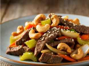Golden Cashew Stir-Fry with Beef Golden Cashew Stir-Fry with Beef