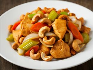 Golden Cashew Stir-Fry with Chicken Golden Cashew Stir-Fry with Chicken
