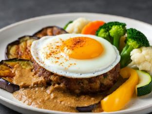 Light Carb Eggplant in Coconut Sauce w/ Egg, Steamed Broccoli & Steamed Veggies