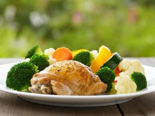 Light Carb Roasted Chicken with Steamed Broccoli & Steamed Vegetables