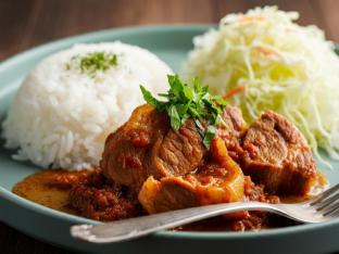 Stewed Pork with White Rice and Cabbage