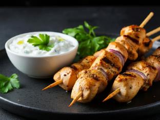 Chicken Souvlaki with Tzatziki Dipping Sauce Chicken Souvlaki with Tzatziki Dipping Sauce