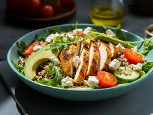 Mediterranean Salad with Chicken Mediterranean Salad with Chicken