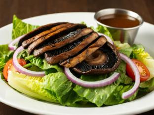 Individual House Salad with Grilled Portobello Mushroom Individual House Salad with Grilled Portobello Mushroom